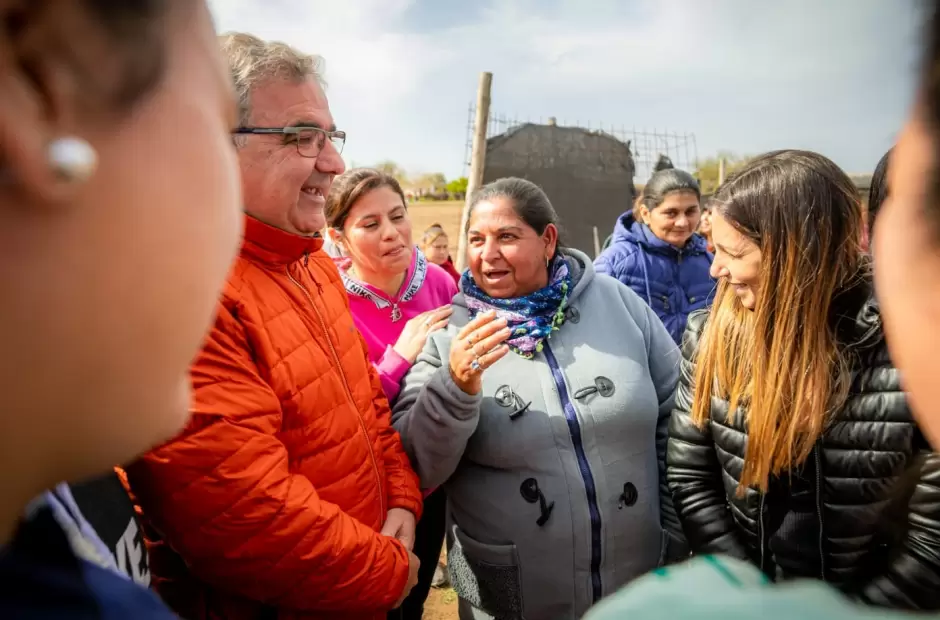 El Gobernador visit este martes a vecinos y vecinas de Capayn.