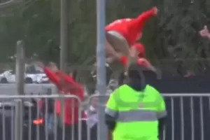 Otra vez, previa caliente: Hubo incidentes entre hinchas de River e Inter de Porto Alegre antes del partido