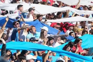 A horas del partido con Boca, hinchas de Nacional copan Buenos Aires y hay tensin