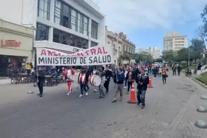 Trabajadores estatales vuelven a marchar por la mala liquidacin de sueldos