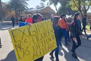 Estatales autoconvocados marcharon nuevamente en reclamo por la mala liquidacin de los sueldos