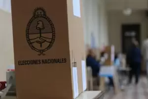 Lunes sin clases, por la maana, en las escuelas donde se vot