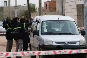 Fue a buscar a su familia en auto, se resisti al robo y lo mataron