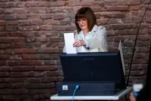 Bullrich y Manes tuvieron problemas para votar de forma electr�nica en CABA