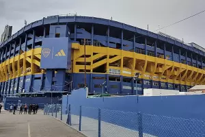 Allanaron la Bombonera y Casa Amarilla por una supuesta reventa de entradas