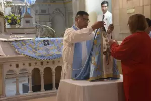 La historia de Graciela Nicolaza Daz, la modista que borda mantos desde hace 30 aos