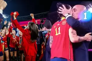 Locura en el festejo de Espaa: la Reina sali del protocolo y el polmico beso a una jugadora