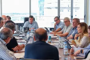 Suma Fija y AUH: Massa viajar hoy para reunirse y negociar con el FMI en Washington