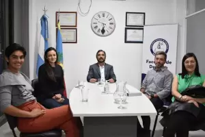 Autoridades de Derecho recibieron a acad�mico internacional