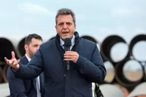 El Gobierno anunci un bono de $37.000 para jubilados y beneficios para monotributistas