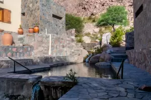 Postergan el inicio de las obras en las Termas de Fiambal tras el reclamo de los empresarios