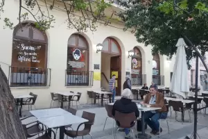 Caravati sigue atendiendo, a pesar del vencimiento del contrato