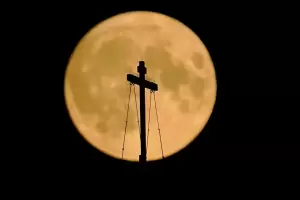 As se vio la superluna azul en diferentes partes del mundo