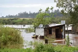 Un joven de 23 aos muri electrocutado en medio de un fuerte temporal