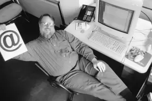 Se cumplen 52 aos de la incorporacin del "@" para el envo correos electrnicos