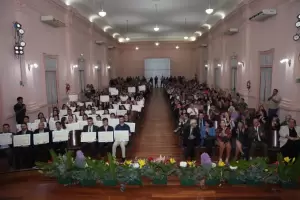 Egresados: 80 nuevos profesionales en la FACEN