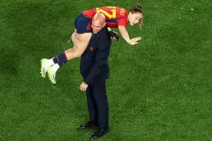 La FIFA podra extender la sancin de Rubiales