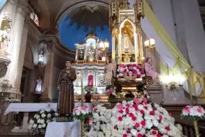 Homenaje de Defensa Civil y Bomberos a la Virgen y al Beato Mamerto Esqui