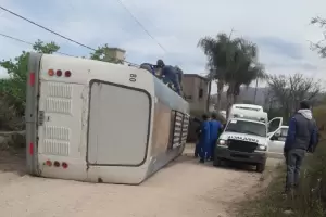 Volc un colectivo en Andalgal