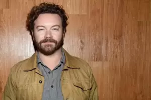 Ashton Kutcher le envi� una carta a la jueza que conden� a Danny Masterson para que reconsidere su decisi�n