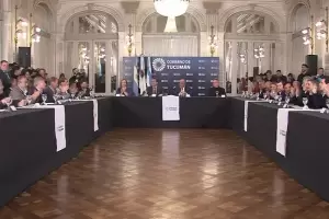 Con el apoyo de Gobernadores, Massa relanz� su campa�a en Tucum�n: "No  nos van a elegir la agenda desde afuera"