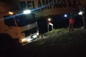 Un camin  protagoniz un siniestro vial en La Cbila