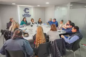 Paritaria docente: Provincia garantizar el salario mnimo de $200.000