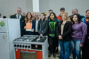 Emprendedores recibieron elementos del Banco de Mquinas y Herramientas