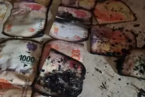 Joven desesperada pide ayuda: Se incendi su casa y no se salv ni el sueldo que acababa de cobrar