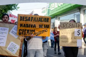 Estatales autoconvocados vuelven a marchar para exigir aumentos salariales