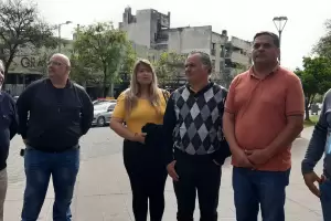Conflicto con Uber: Taxistas advierten que no es ms barato y que viene a romper el mercado