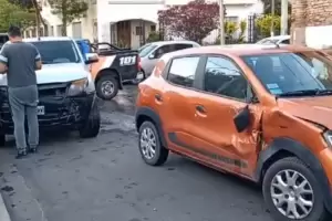 Fuerte choque de dos vehculos en pleno centro