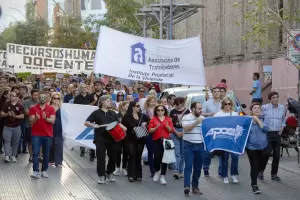 Empleados pblicos vuelven a marchar este jueves por salarios dignos