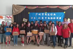 Alumnos de Lavalle recibieron 53 netbooks educativas