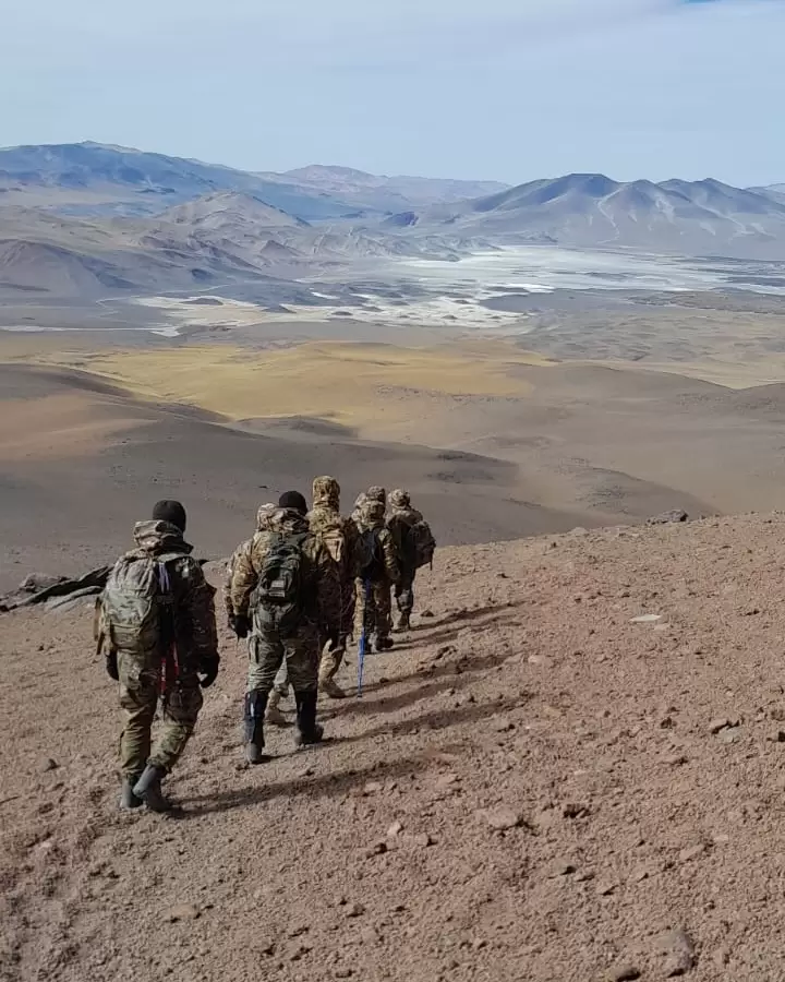 Soldados del Ejrcito Argentino ascendieron a la cima del volcn Bertrand
