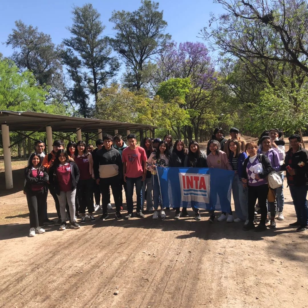 Estudiantes de escuelas secundarias visitaron la muestra de la ciencia ...