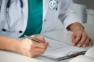 Diputados buscan exigir la obligatoriedad de un seguro mdico privado a los extranjeros