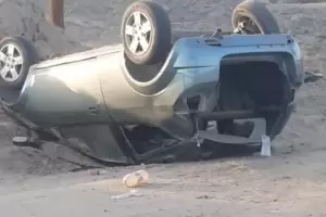 Violento vuelco de un autom�vil en Santa Mar�a