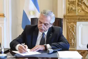 Fernndez firm el decreto para restituir a la exjueza Ana Mara Figueroa