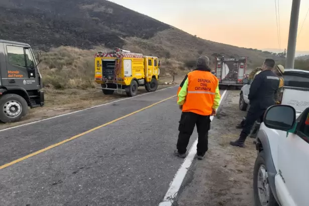 El incendio de gran magnitud dej� sin energ�a a El Rodeo y Las Juntas