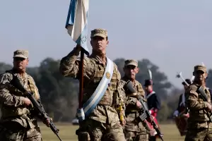 Confirman un aumento de sueldo para las Fuerzas Armadas