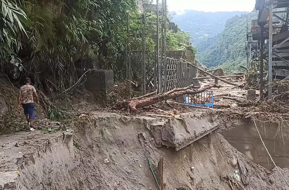 Desborde de un lago glaciar en India