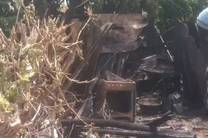 Un incendio arras con una vivienda en Capital