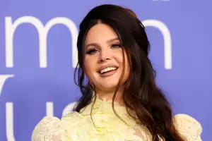 Lana del Rey le respondi a una tiktoker que la acus de hacer brujera: "Conozco la Biblia mejor que vos"