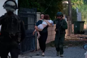 Hamas dice que liber a tres rehenes israeles