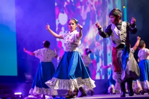 Entre ponchos tejidos por mams y el calor del pblico se vivi el tercer da