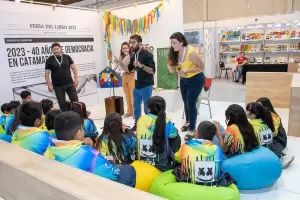 La Feria del Libro se llen de cuentos sonorizados y cantados