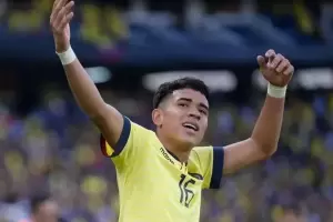 Con un gol hist�rico de Kendry P�ez, Ecuador derrot� 2-1 a Bolivia