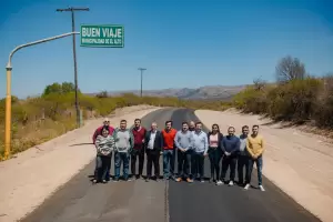 Avanza la pavimentacin de la ruta que une El Alto y El Portezuelo