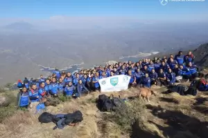Agentes y alumnos realizaron actividades de senderismo en el "Gracin"